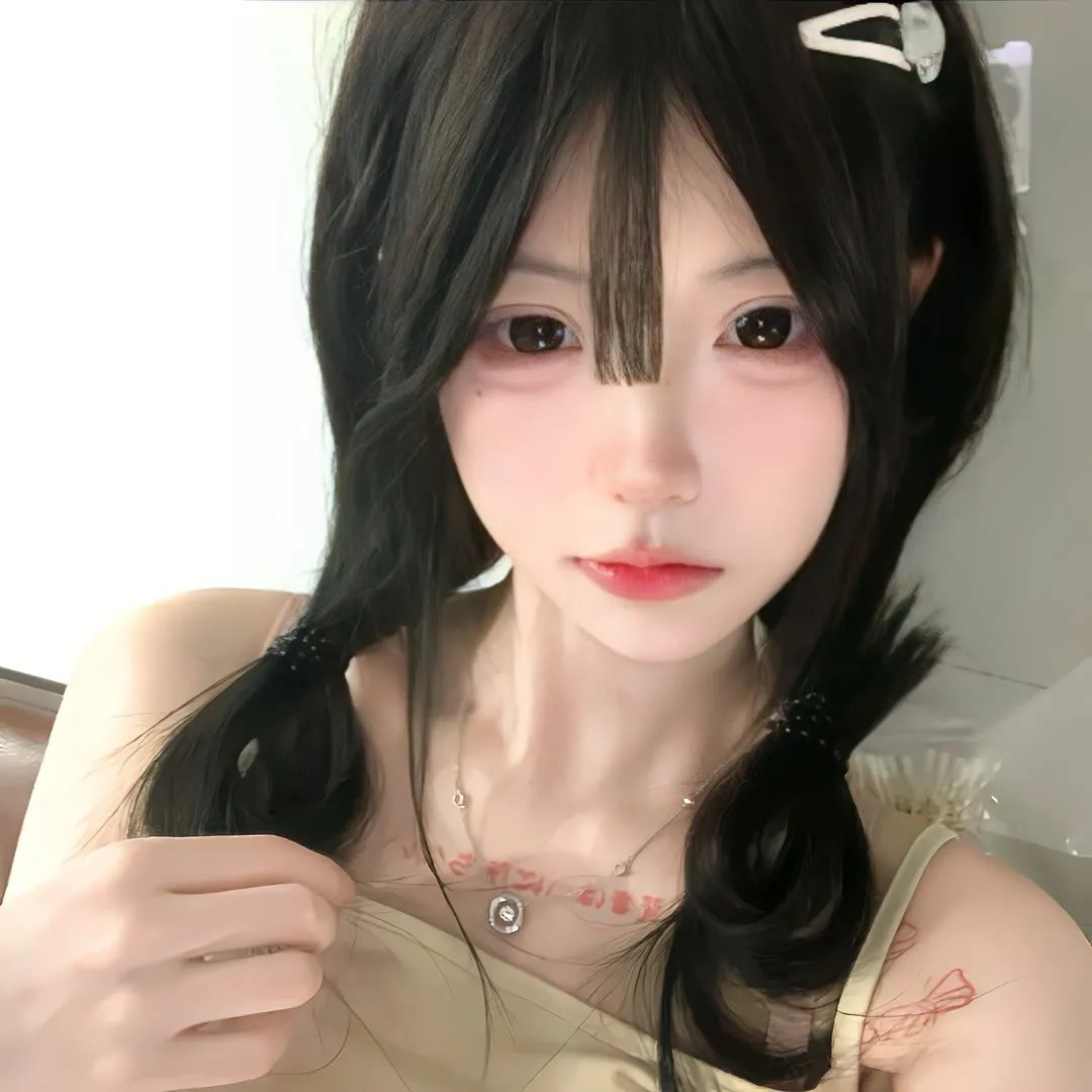 窃窃私语